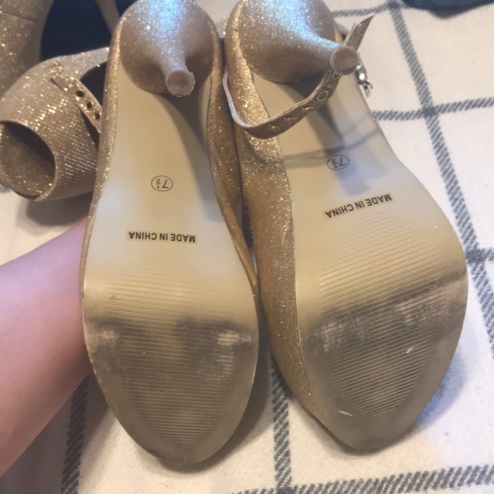 Heels - Picture 6 of 6